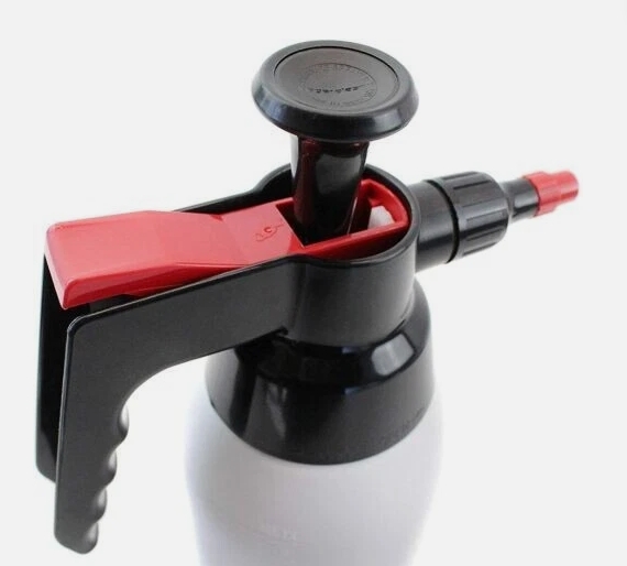 High Quality Garden Plastic Sprinkling Watering Can Bottle